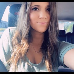 Meet your Posher, Hollie